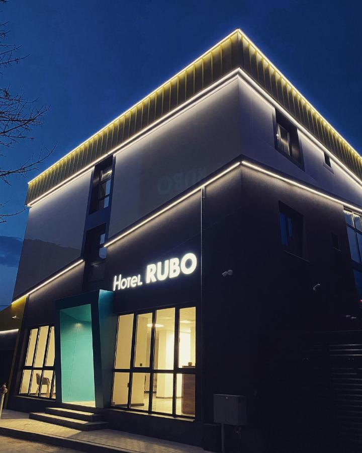 Rubo Hotel Shumen Exterior photo